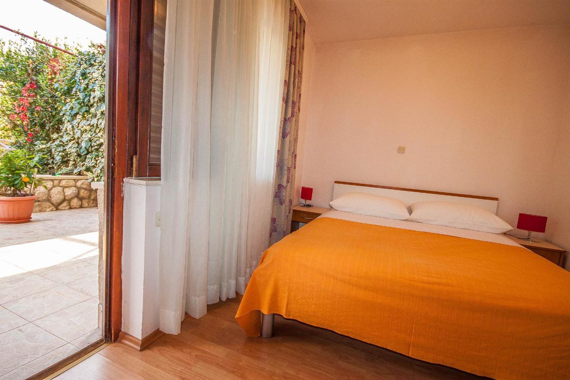 Apartments Rosanda Pakostane Exterior photo